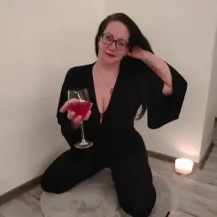 Maja, Masszázs VI. kerület, 38 év Nő VI. kerület Budapest Magyarország, +36209593204